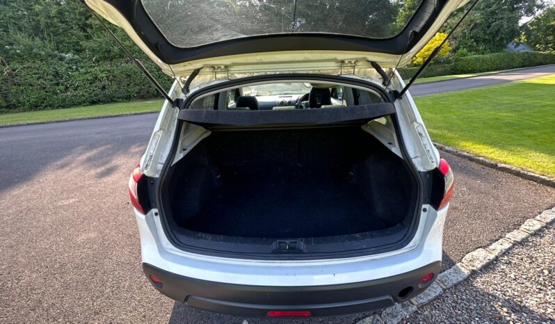 
								Nissan Qashqai full									