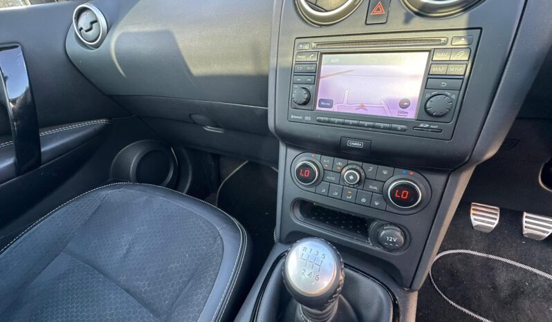 
								Nissan Qashqai full									