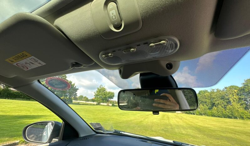 
								Nissan Qashqai full									